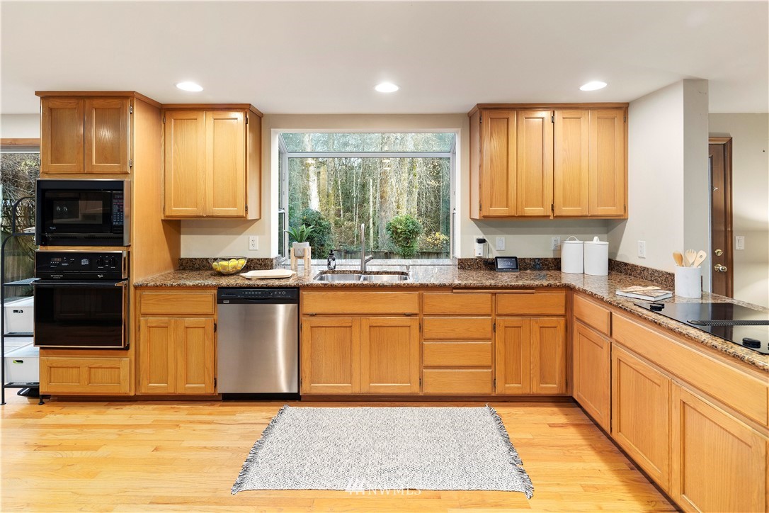 18716 139th Way Southeast Renton, WA 98058 - Photo 8 of 32 Gallery Image 8
