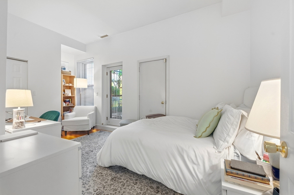 45 Rutland Street, Unit 2 Boston, MA 02118 - Photo 9 of 14