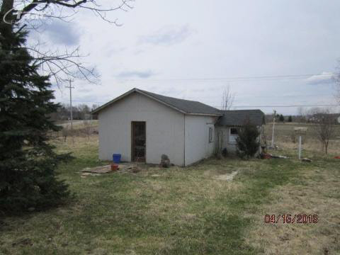 2573 East Cook Road Grand Blanc, MI 48439 - Photo 3 of 7 20352456-2.JPG