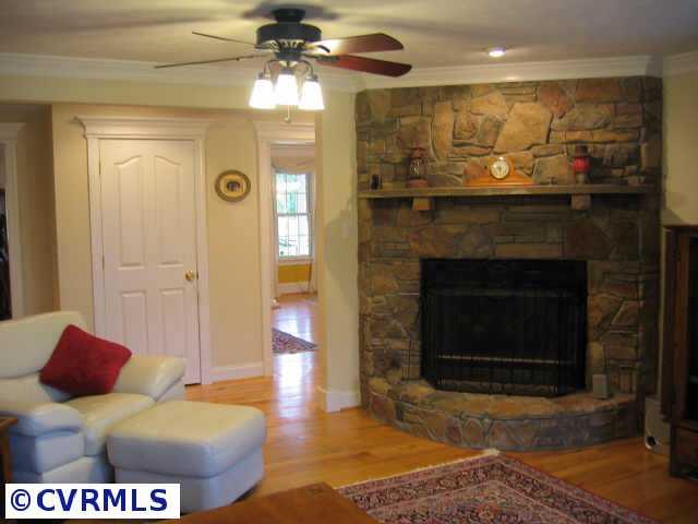 4115 Cedar Plains Road Sandy Hook, VA 23153 - Photo 8 of 10 Gallery Image 8