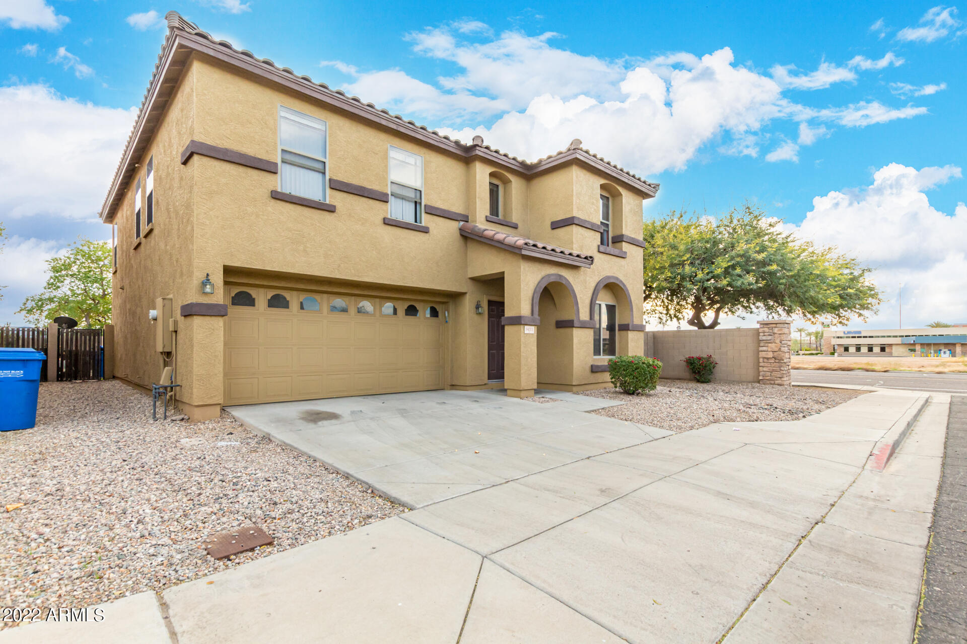 9431 West Eaton Road Phoenix, AZ 85037 - Photo 4 of 29 4 - Eaton