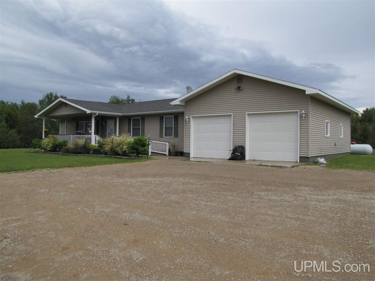 5638 East 5th Road Bark River, MI 49807 - Photo 2 of 14 Gallery Image 2
