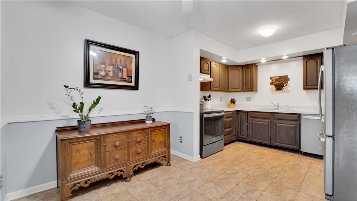 5743 Running Brook Road Farmington, NY 14425 - Photo 7 of 27