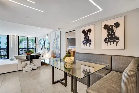 a picture of a wall with a white wall and a white wall