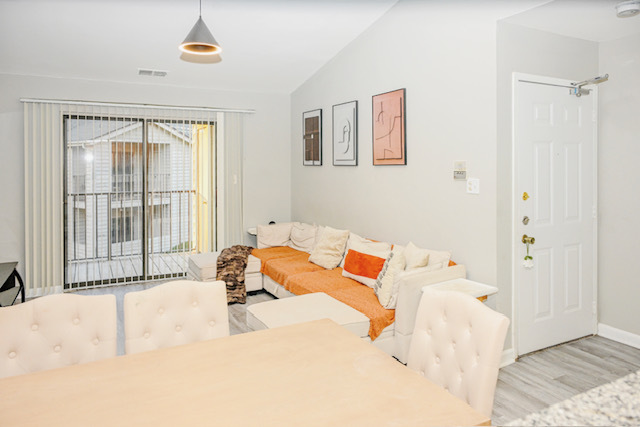 2028 North Rand Road, Unit 202 Palatine, IL 60074 - Photo 7 of 19