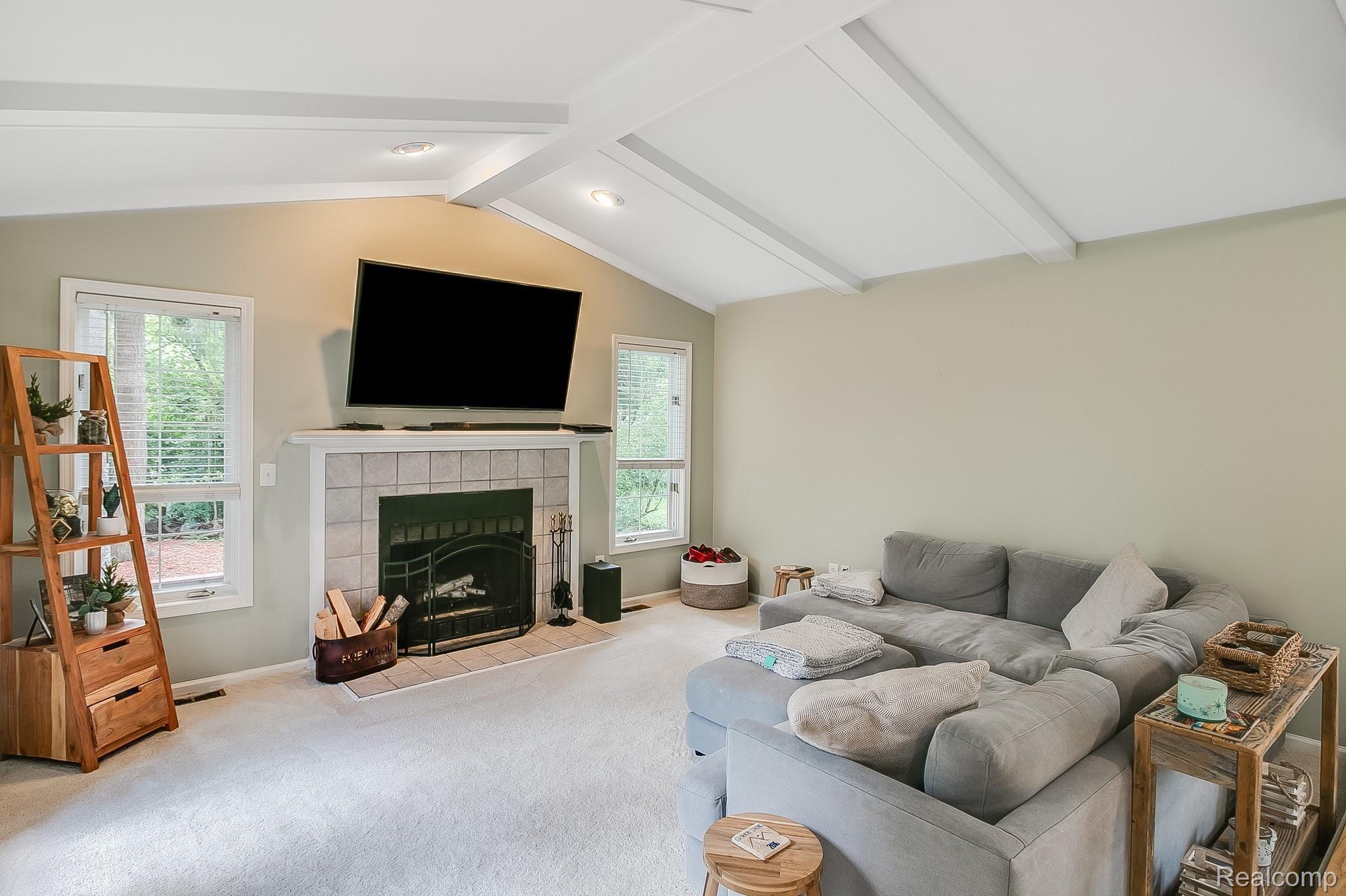 2035 Devonshire Road Bloomfield Hills, MI 48302 - Photo 18 of 36 15.jpg