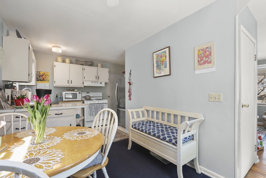 47 Cliff Road Bourne, MA 02532 - Photo 12 of 31