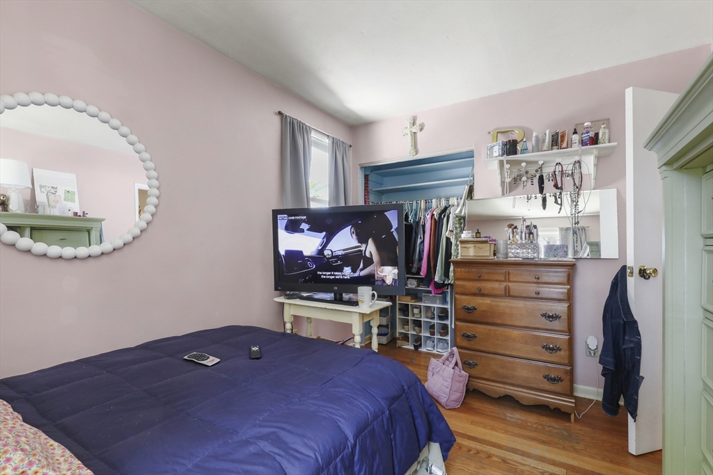 47 Cliff Road Bourne, MA 02532 - Photo 13 of 31