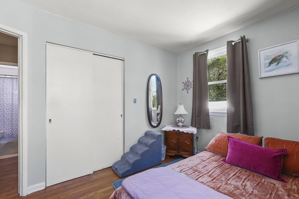 47 Cliff Road Bourne, MA 02532 - Photo 17 of 31