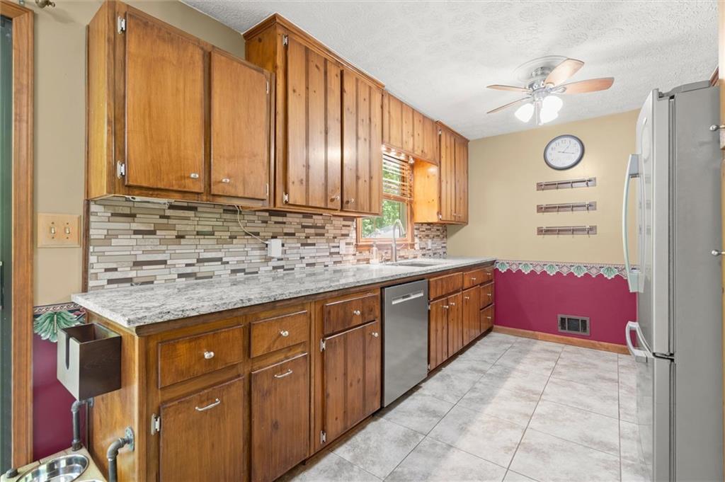 225 Pine Trail Canton, GA 30115 - Photo 8 of 36