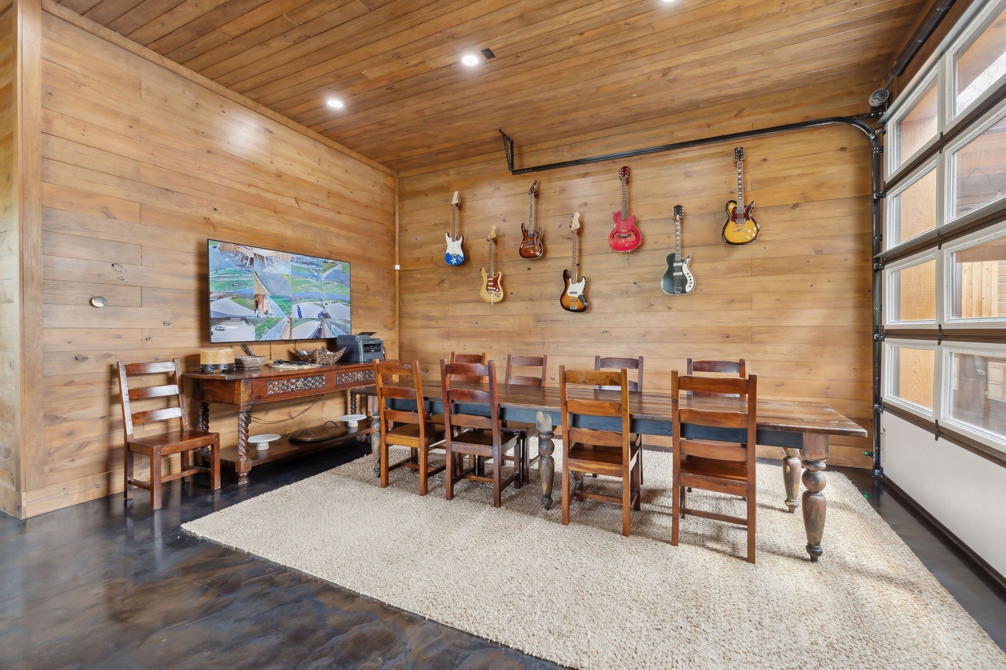 3105 Coy Hill Road Olivehill, TN 38475 - Photo 23 of 100 a living room with furniture and a flat screen tv