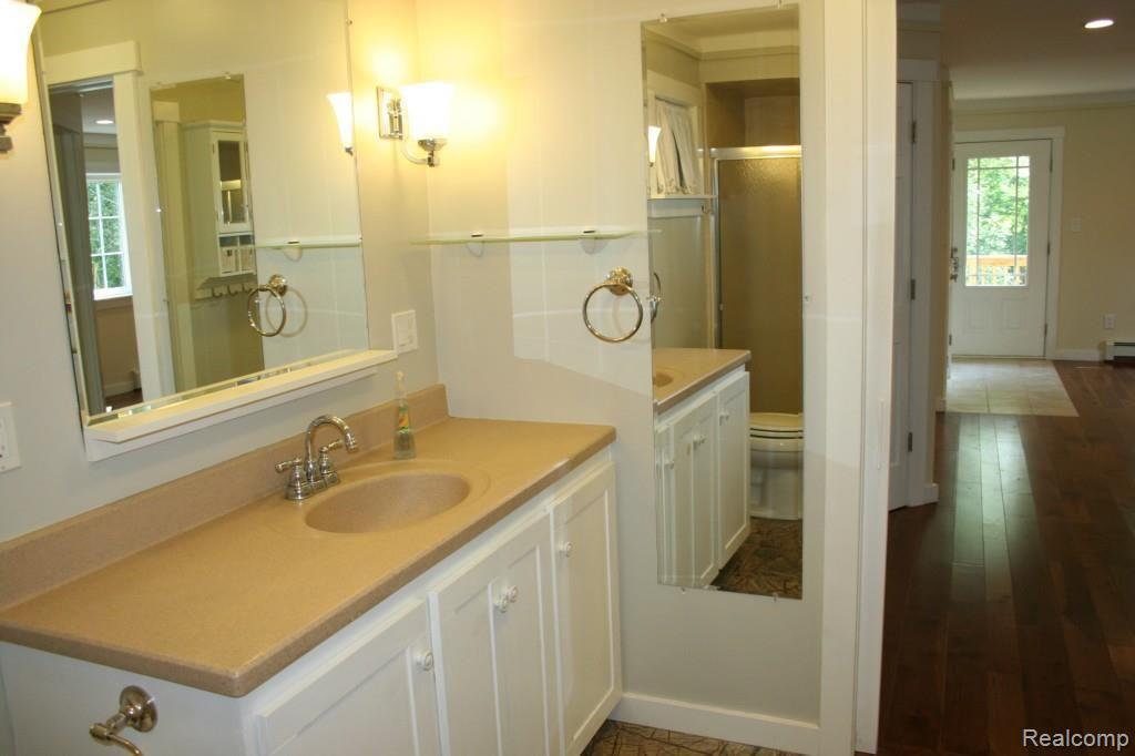 5600 7 Mile Road South Lyon, MI 48178 - Photo 29 of 51 Nice big vanity!