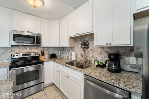 $1,000,000 | 2080-2082 New River Inlet Road, North Topsail Beach, NC 28460