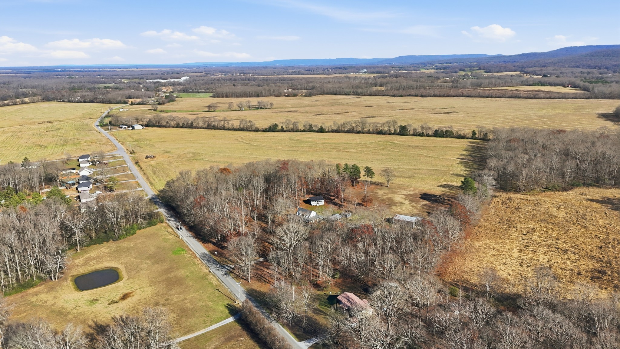 139 Limestone Road Elora, TN 37328 - Photo 98 of 100 a view of an ocean and a mountain