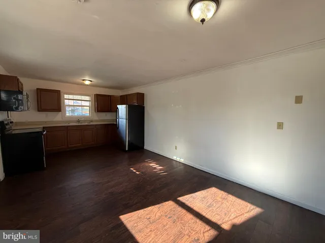 $945 | 201 North Irving Avenue, Unit B, Colonial Beach, VA 22443