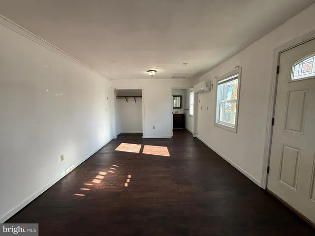 $945 | 201 North Irving Avenue, Unit B, Colonial Beach, VA 22443