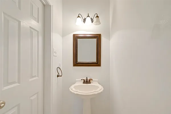 $2,500 | 8846 Gas Light Village Drive, Houston, TX 77095