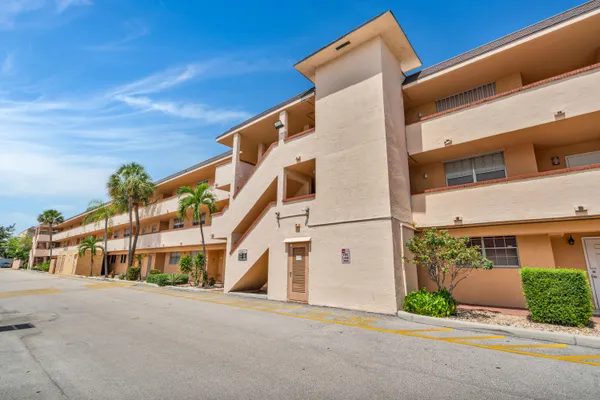 $1,900 | 4500 North Federal Highway, Unit 319C, Lighthouse Point, FL 33064
