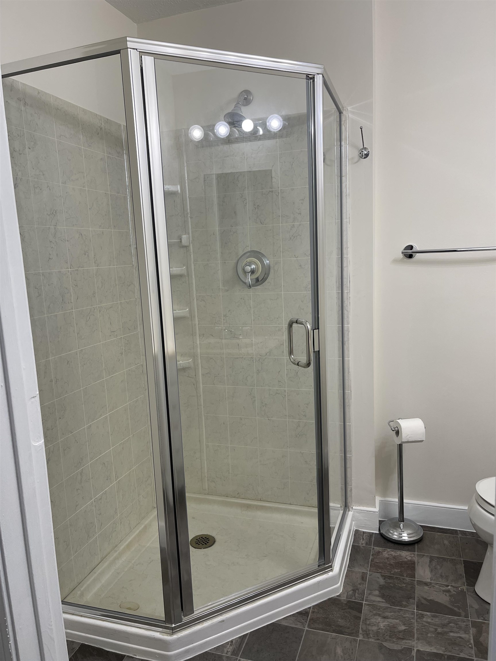 18 Cadogan Way Nashua, NH 03062 - Photo 19 of 31