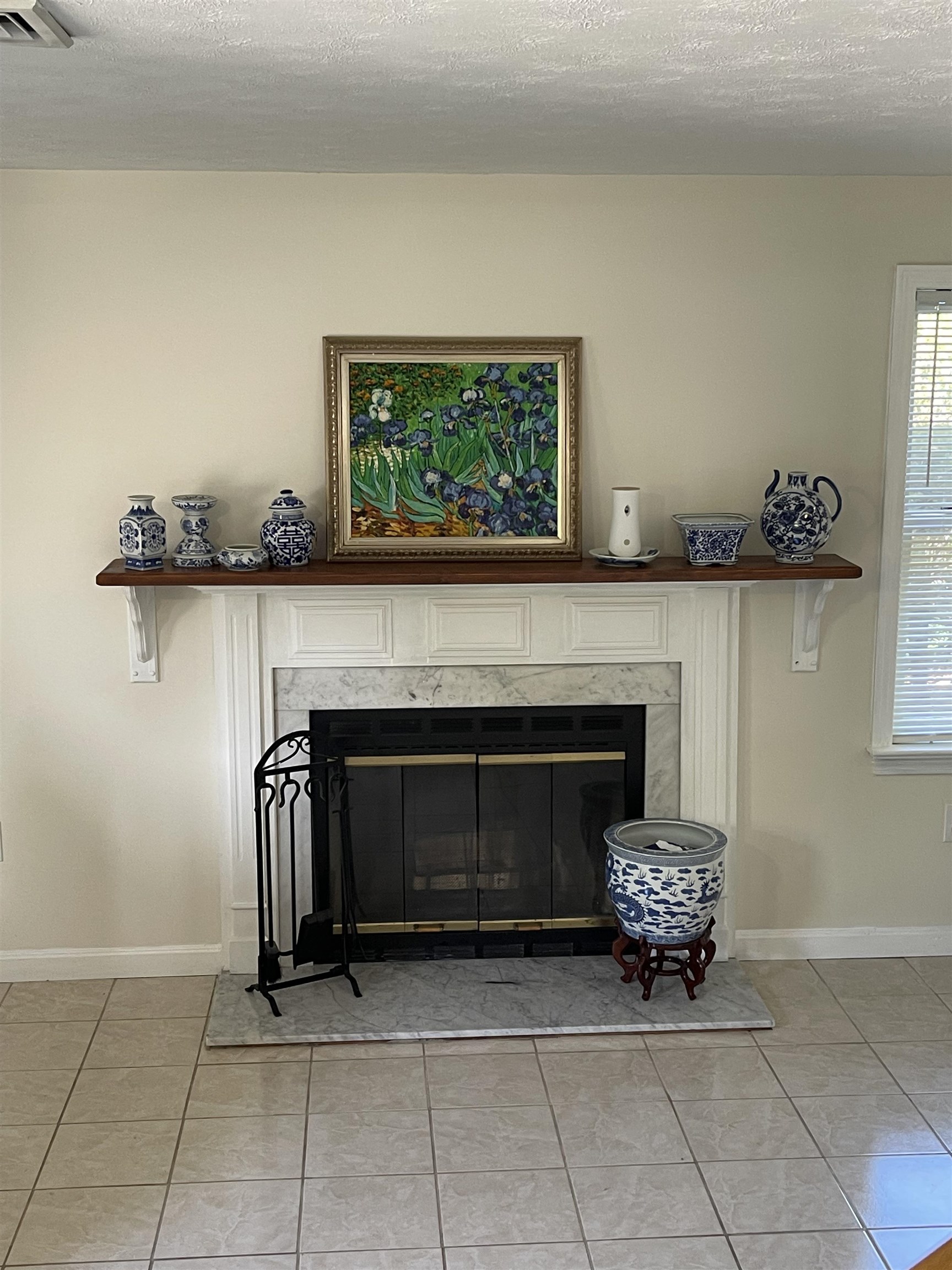 18 Cadogan Way Nashua, NH 03062 - Photo 2 of 31