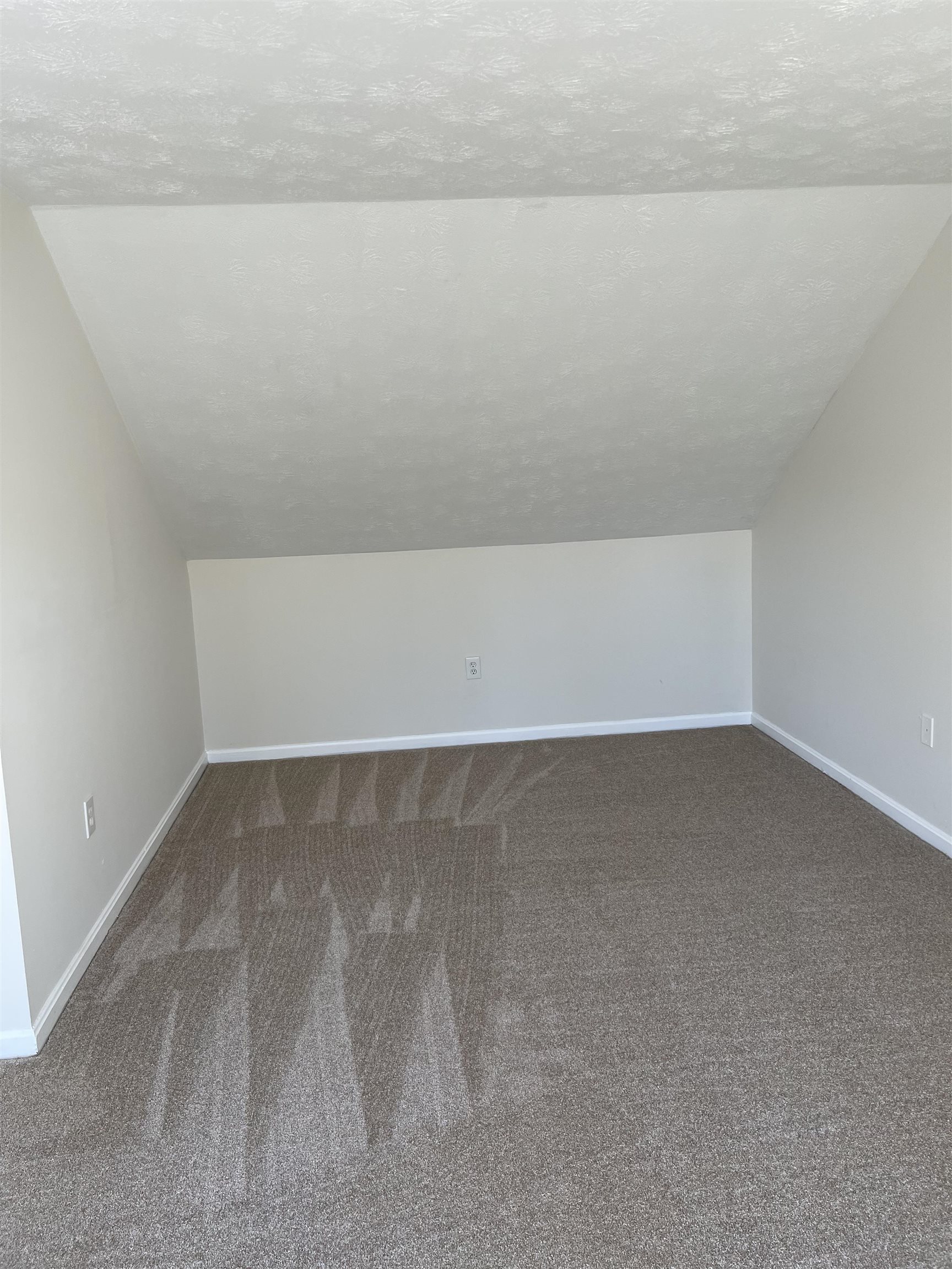 18 Cadogan Way Nashua, NH 03062 - Photo 26 of 31