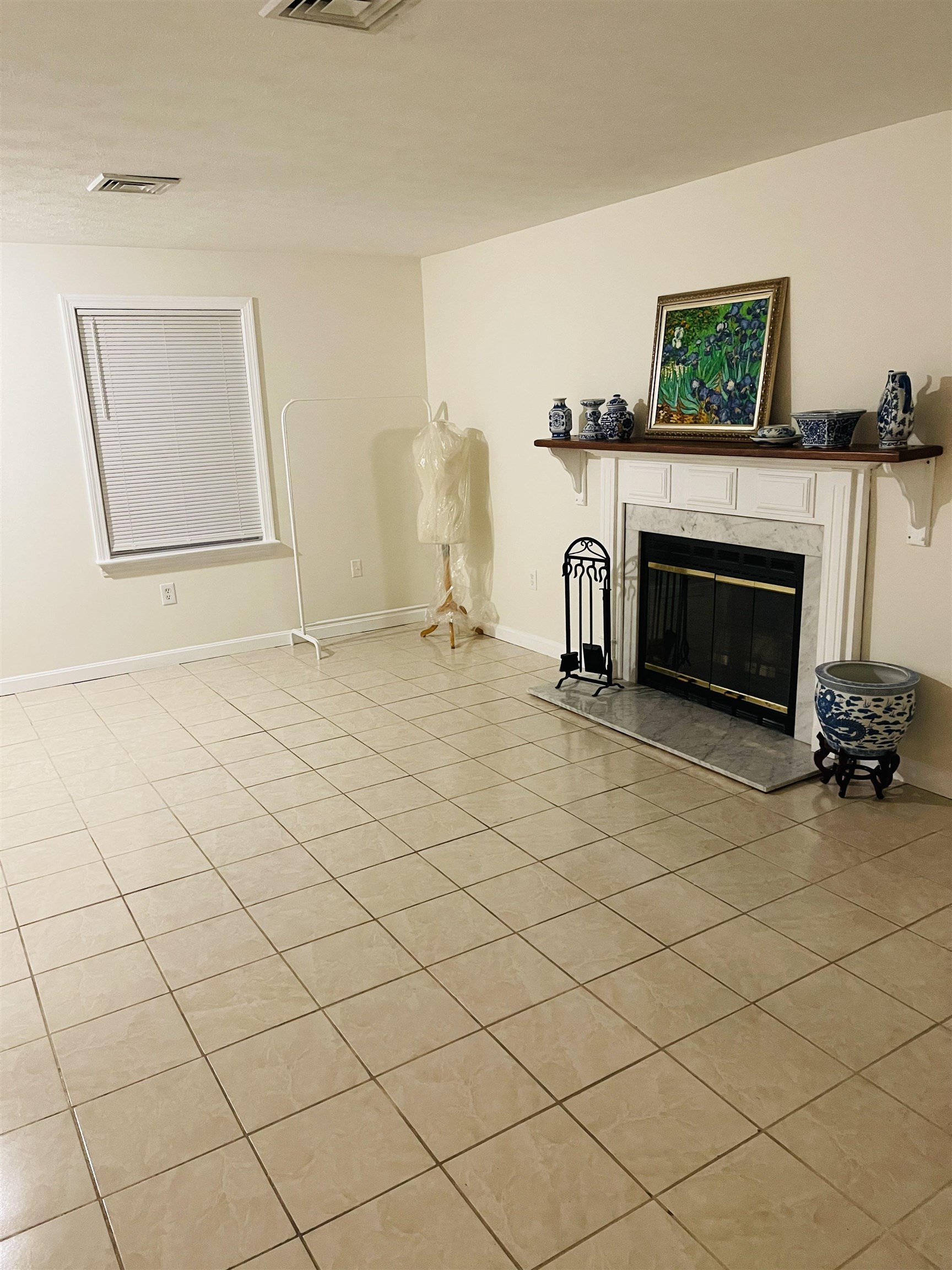 18 Cadogan Way Nashua, NH 03062 - Photo 3 of 31