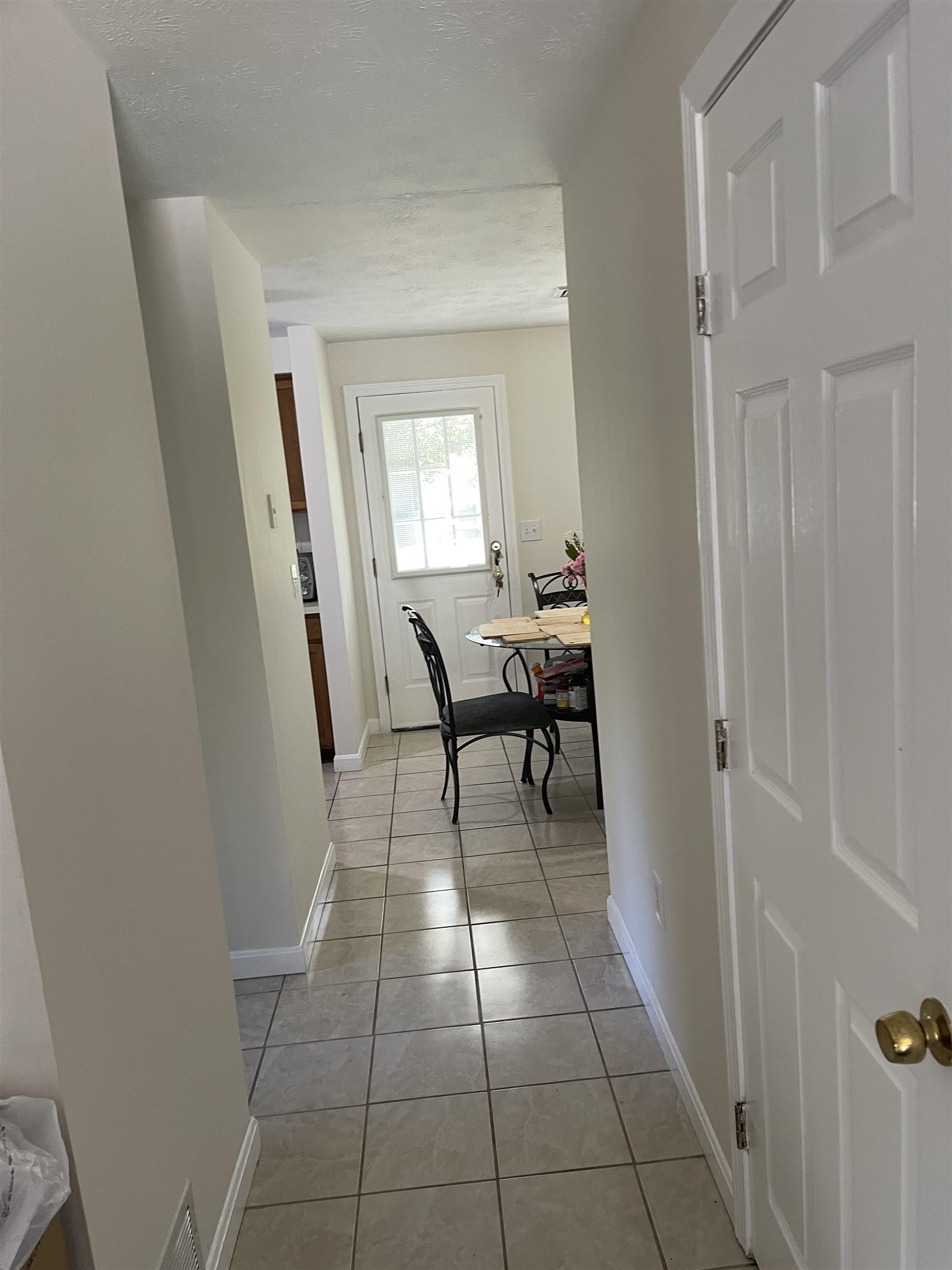 18 Cadogan Way Nashua, NH 03062 - Photo 5 of 31