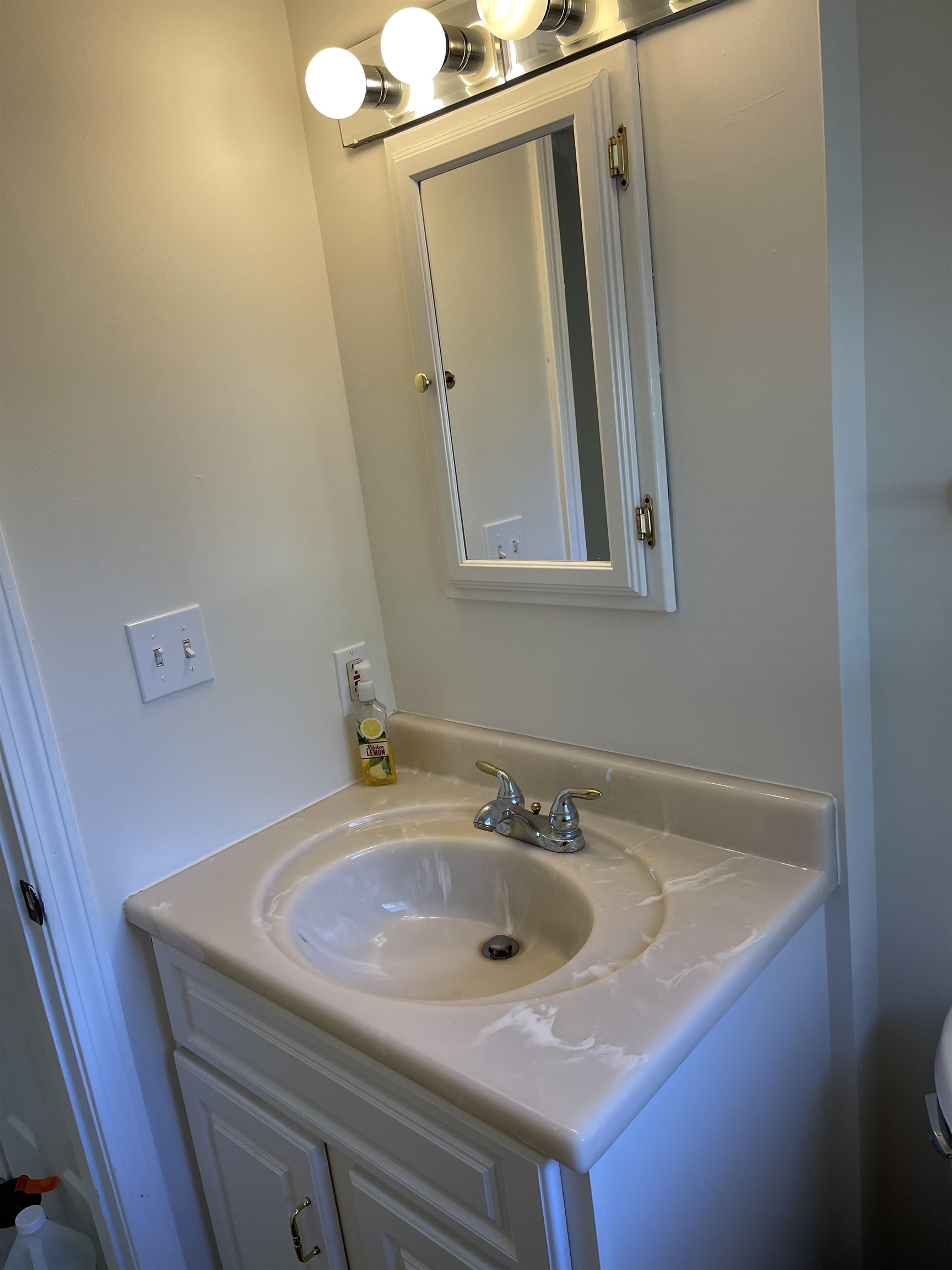 18 Cadogan Way Nashua, NH 03062 - Photo 7 of 31