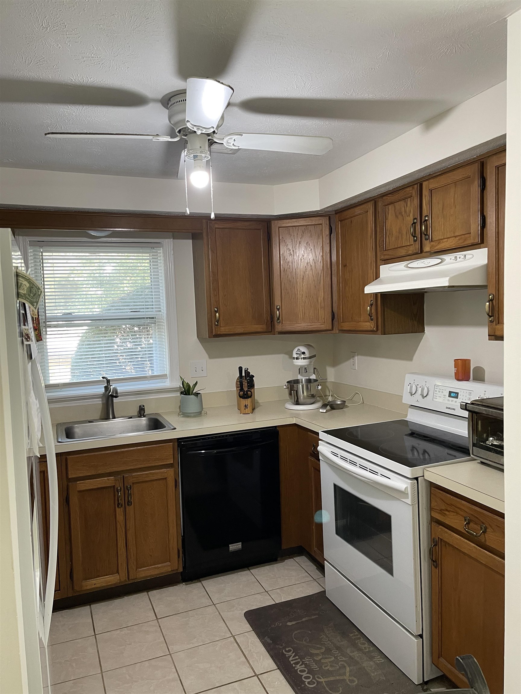 18 Cadogan Way Nashua, NH 03062 - Photo 9 of 31