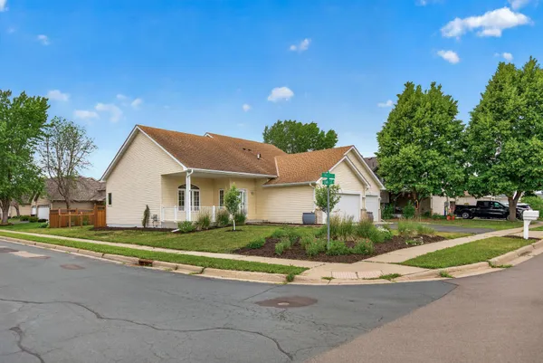 $419,900 | 320 12th Street, Farmington, MN 55024