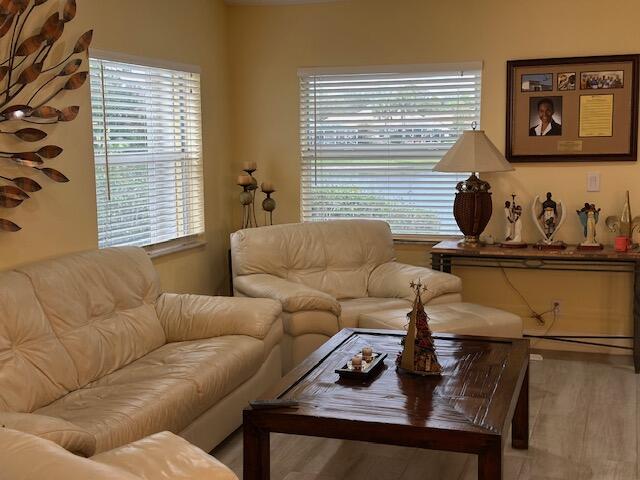 3765 Riverside Way Delray Beach, FL 33445 - Photo 24 of 41 living rm