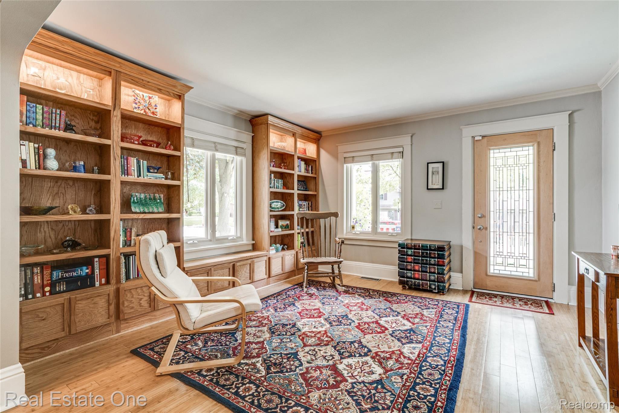 608 7th Street Rochester, MI 48307 - Photo 6 of 50 Interiors (2 of 40).jpg