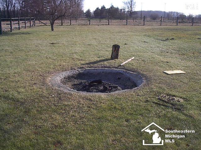 10124 Grames Road Maybee, MI 48159 - Photo 15 of 15 1017848-14.JPG