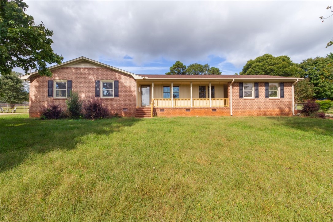 204 Harborough Road Anderson, SC 29625 - Photo 1 of 17