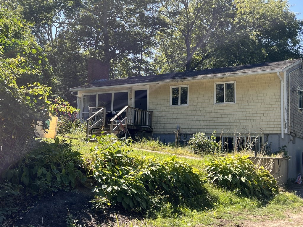 37 Huckleberry Lane, Marstons Mills, MA 02648 Compass