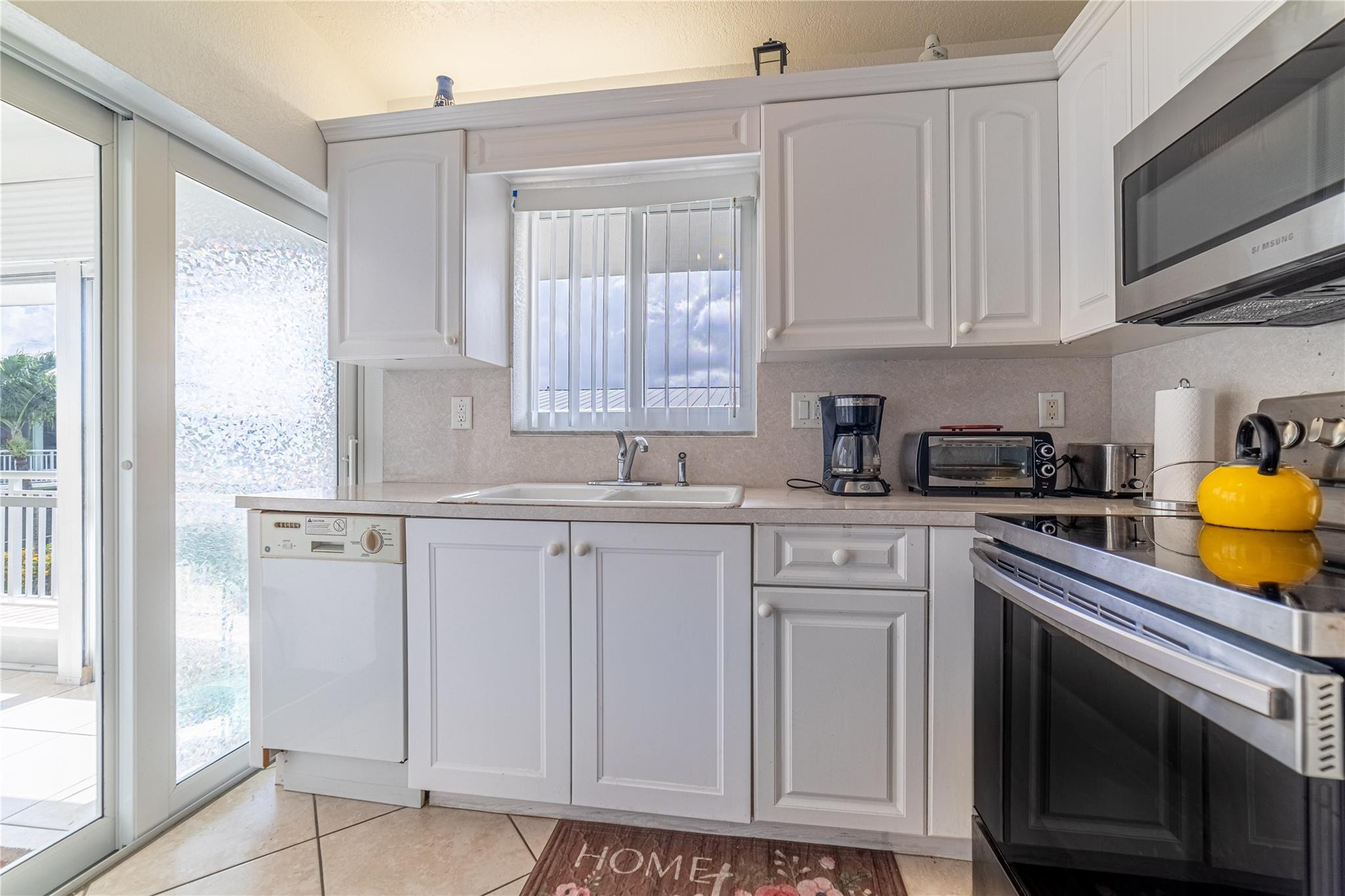 2100 Northeast 38th Street, Unit 216 Lighthouse Point, FL 33064 - Photo 6 of 38 Photo 6