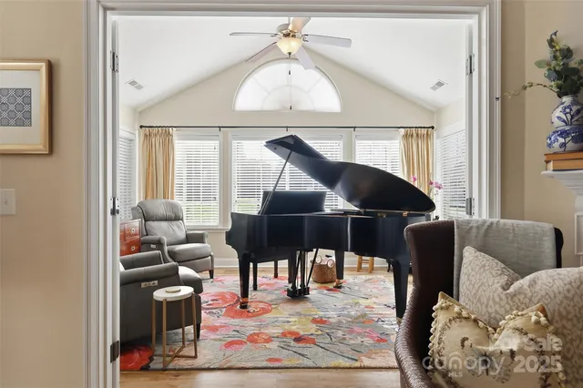 $424,900 | 817 Wynnshire Drive, Unit B, Hickory, NC 28601