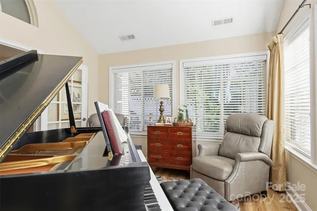 $424,900 | 817 Wynnshire Drive, Unit B, Hickory, NC 28601