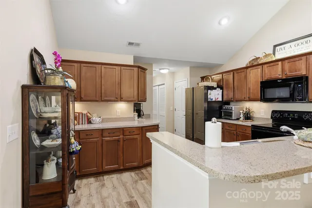 $424,900 | 817 Wynnshire Drive, Unit B, Hickory, NC 28601