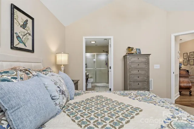 $424,900 | 817 Wynnshire Drive, Unit B, Hickory, NC 28601