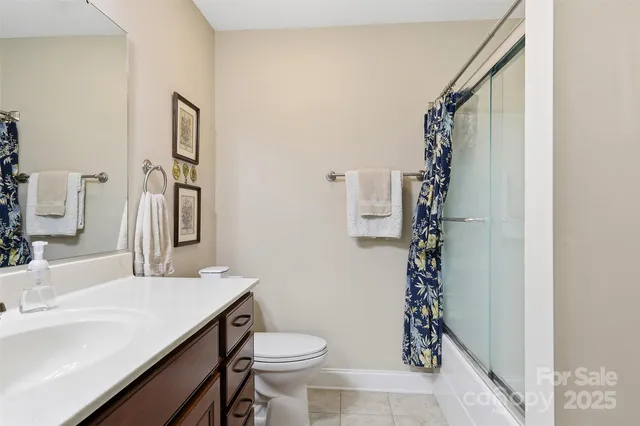 $424,900 | 817 Wynnshire Drive, Unit B, Hickory, NC 28601