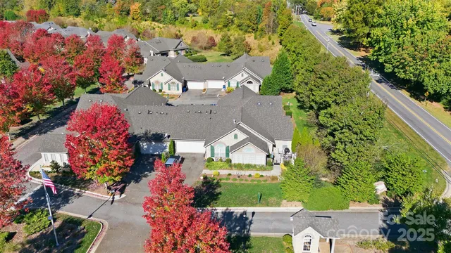 $424,900 | 817 Wynnshire Drive, Unit B, Hickory, NC 28601