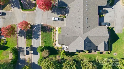 $399,000 | 817 Wynnshire Drive, Unit B, Hickory, NC 28601