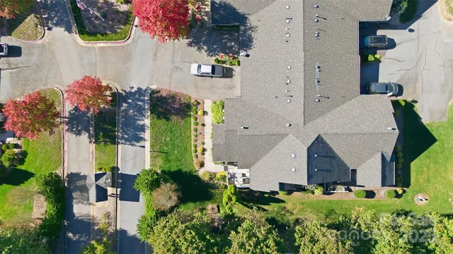 $424,900 | 817 Wynnshire Drive, Unit B, Hickory, NC 28601