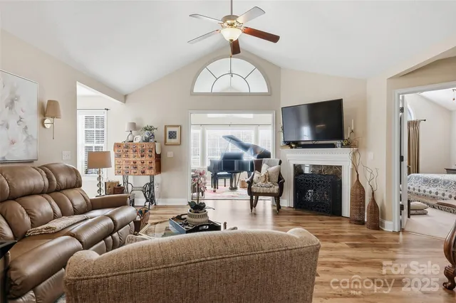 $424,900 | 817 Wynnshire Drive, Unit B, Hickory, NC 28601