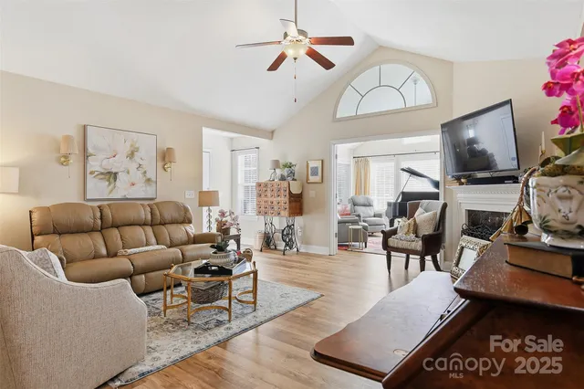 $424,900 | 817 Wynnshire Drive, Unit B, Hickory, NC 28601