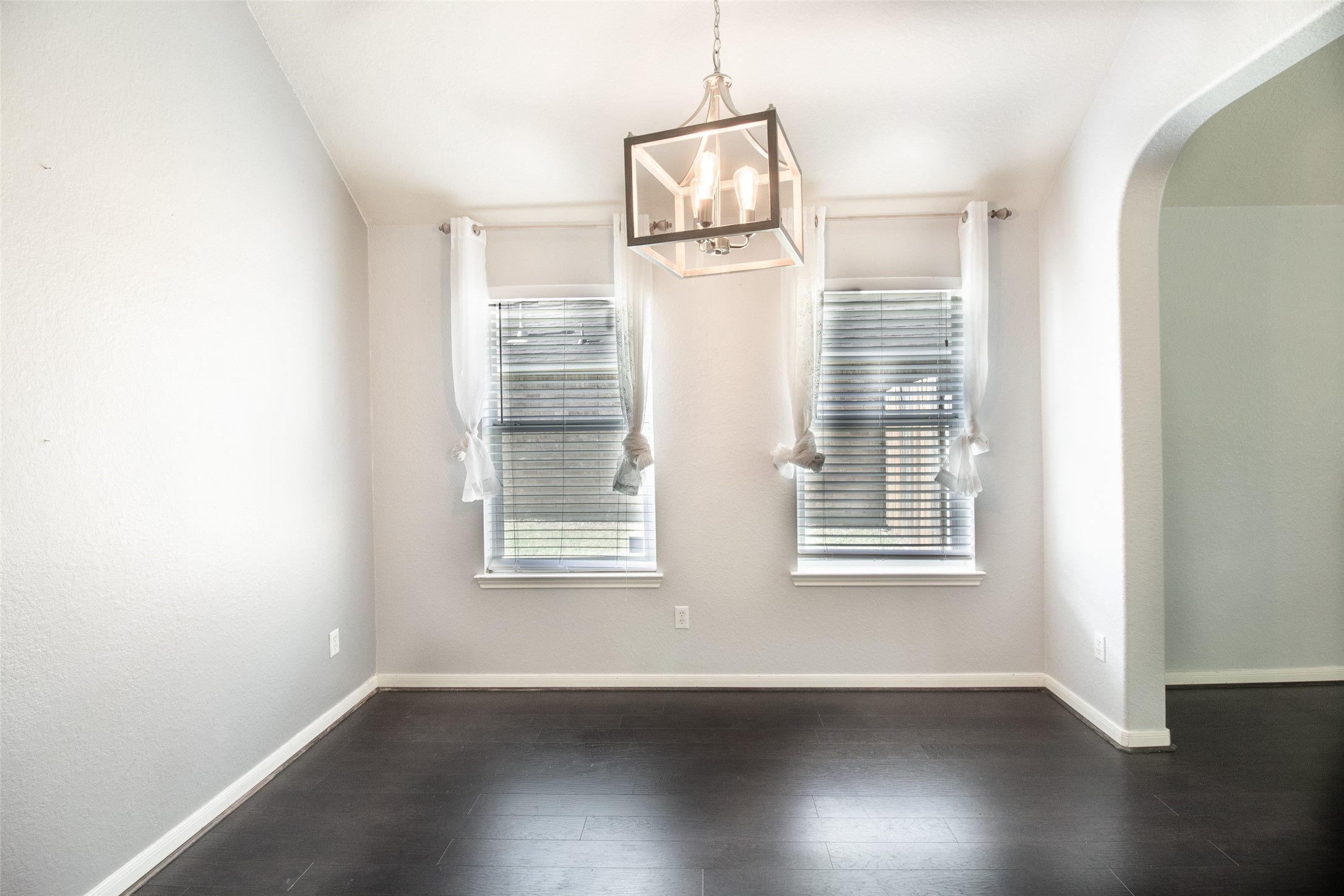 303 Burris Park Drive Spring, TX 77373 - Photo 13 of 45 dining living area
