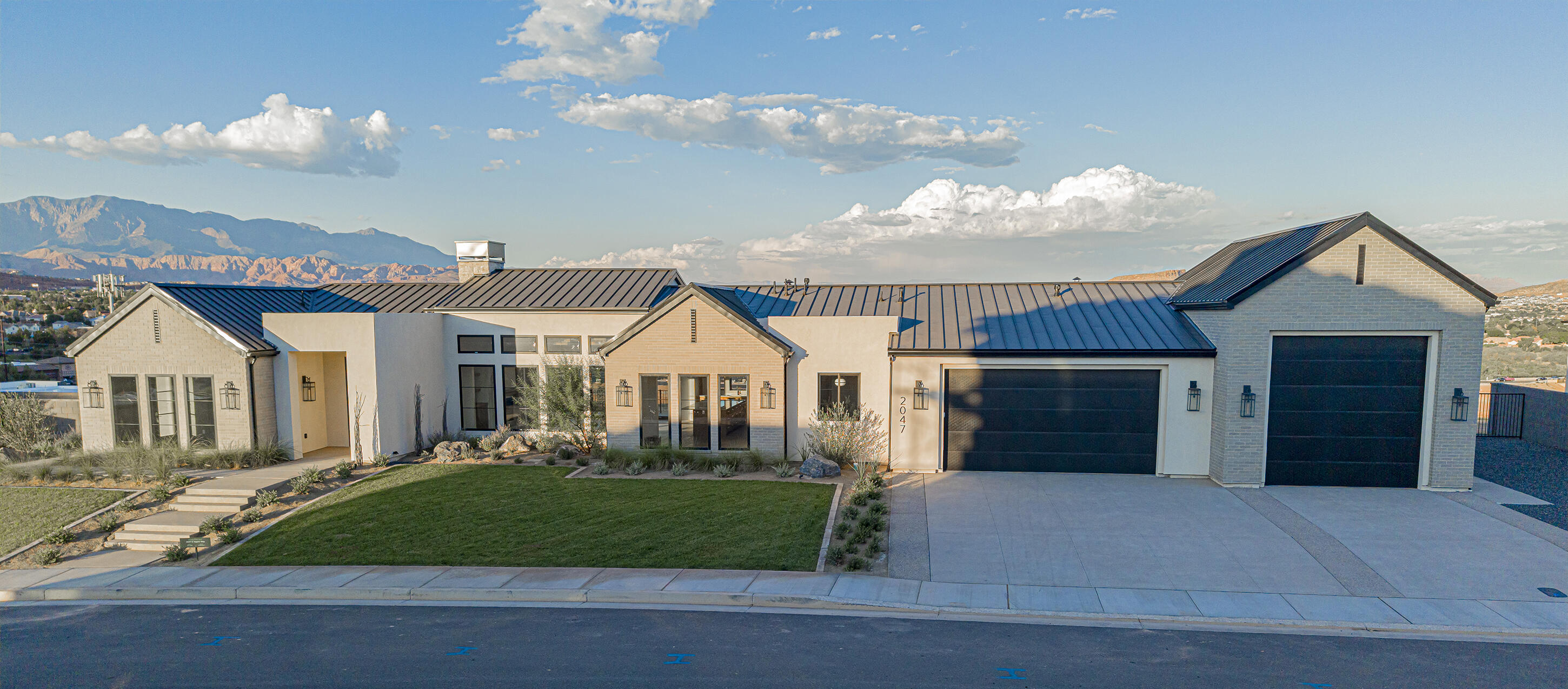 2047 East Tagans Way Street St. George, UT 84790 - Photo 1 of 11 KK 3 Front