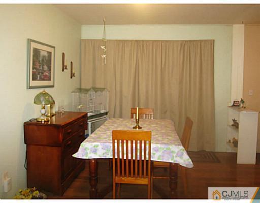 160 Kendall Road Kendall Park, NJ 08824 - Photo 4 of 16 Gallery Image 4