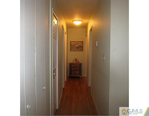 160 Kendall Road Kendall Park, NJ 08824 - Photo 5 of 16 Gallery Image 5